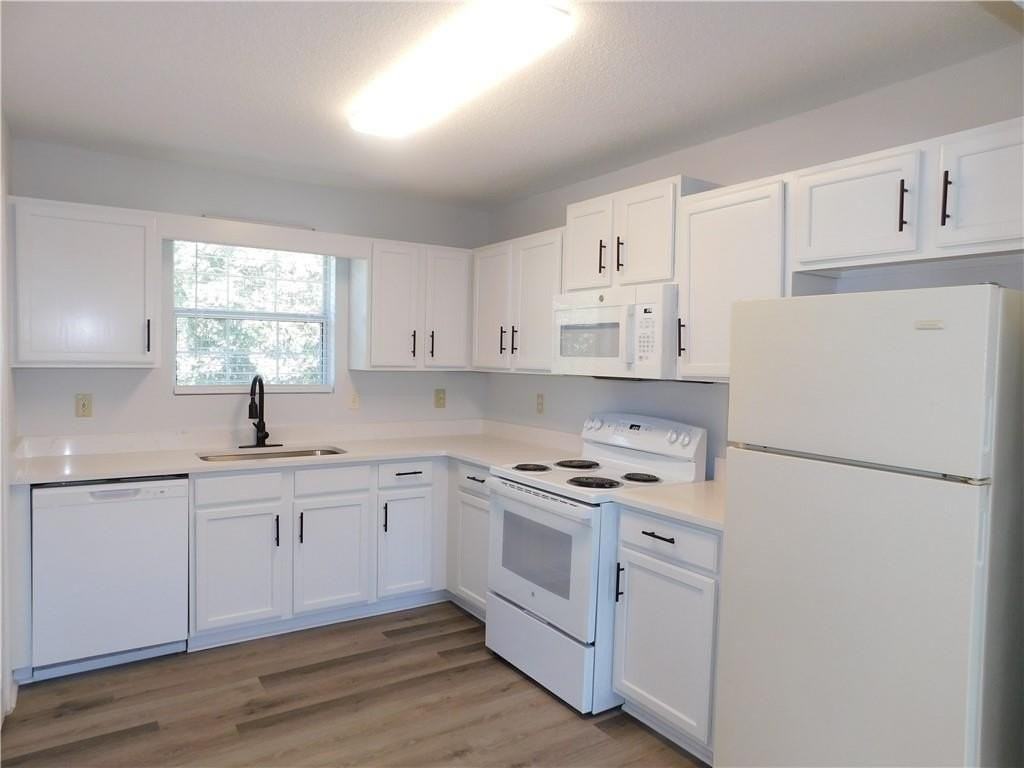 31 Rock Garden Pl Apt P - Photo 5 of 16