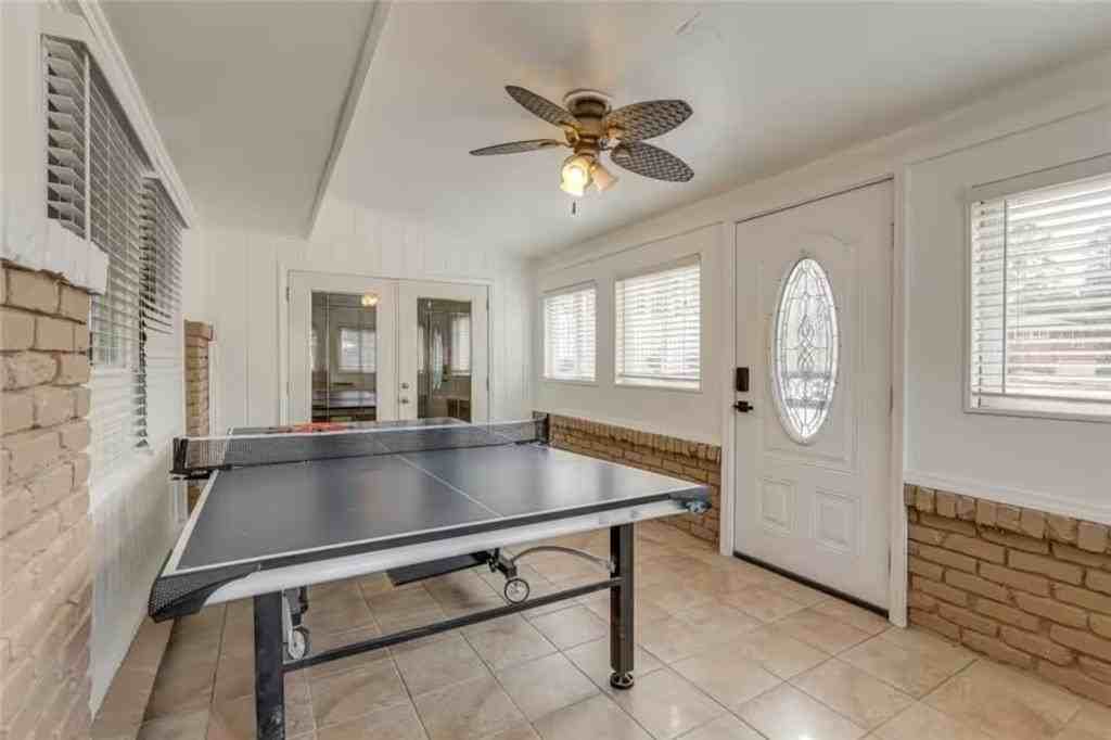 1944 Cindy Dr - Photo 3 of 22