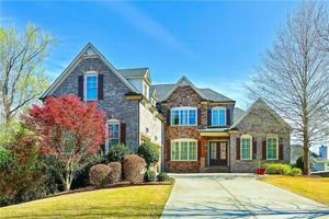featured image of 10300 Meadow Crest Ln
