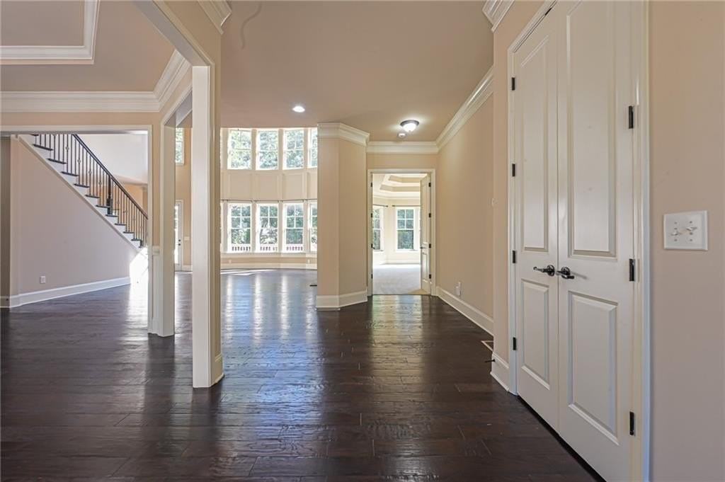 10300 Meadow Crest Ln - Photo 5 of 50