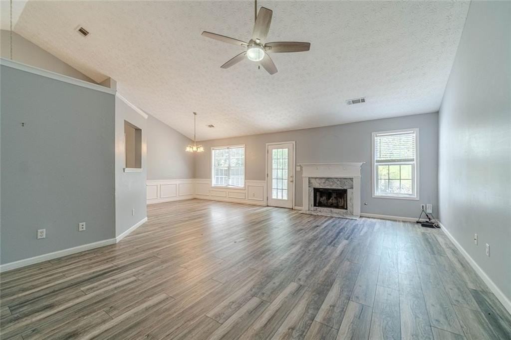 1617 Amhearst Walk Rd - Photo 3 of 37