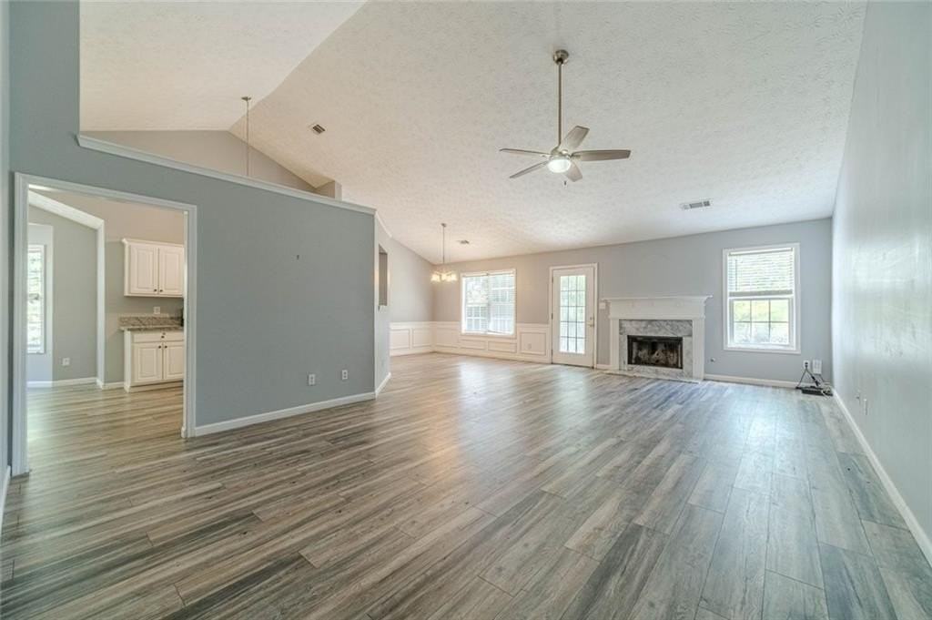 1617 Amhearst Walk Rd - Photo 5 of 37