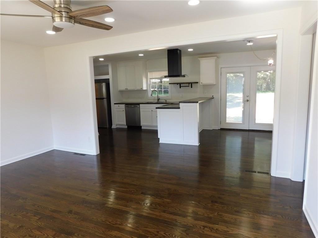 3928 Lillie St - Photo 4 of 26