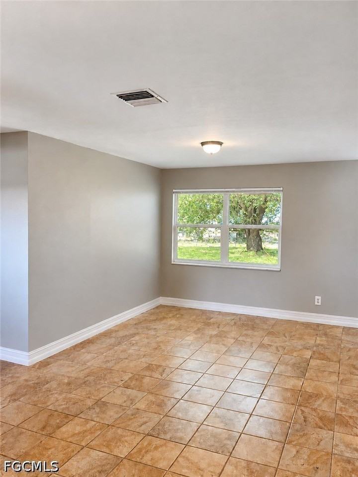 19 Arizona Rd - Photo 3 of 18