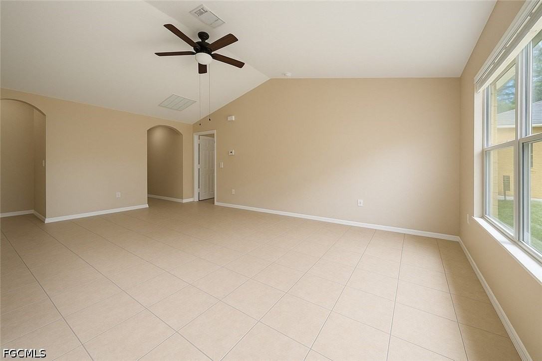 351 Justice Ave - Photo 3 of 23
