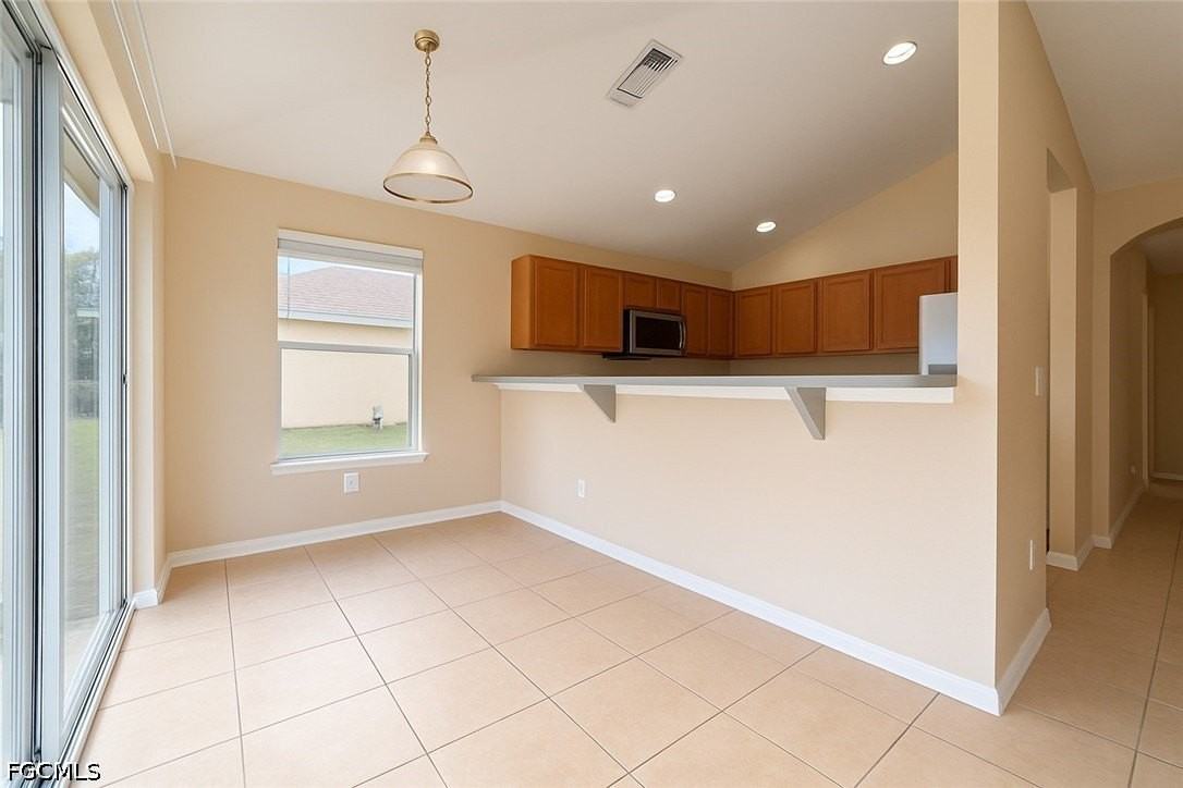 351 Justice Ave - Photo 5 of 23