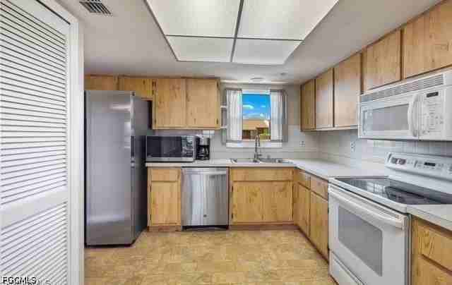 15390 Moonraker Ct #411 - Photo 4 of 33
