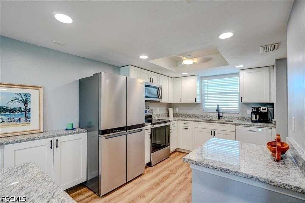 4541 Bay Beach Ln #344 - Photo 3 of 14