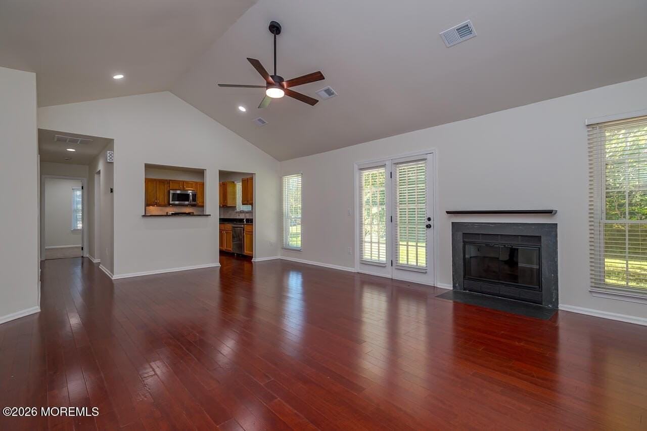 81 Poplar Pl - Photo 2 of 23