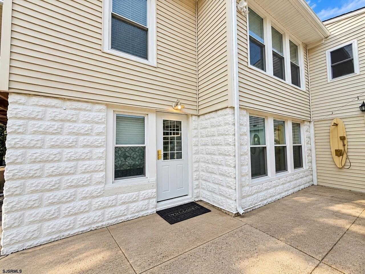 119 N Newark Ave - Photo 4 of 11