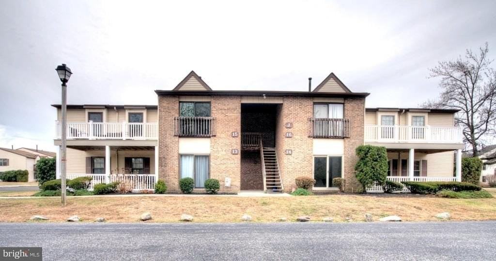 14 Pickwick Pl - Photo 2 of 37
