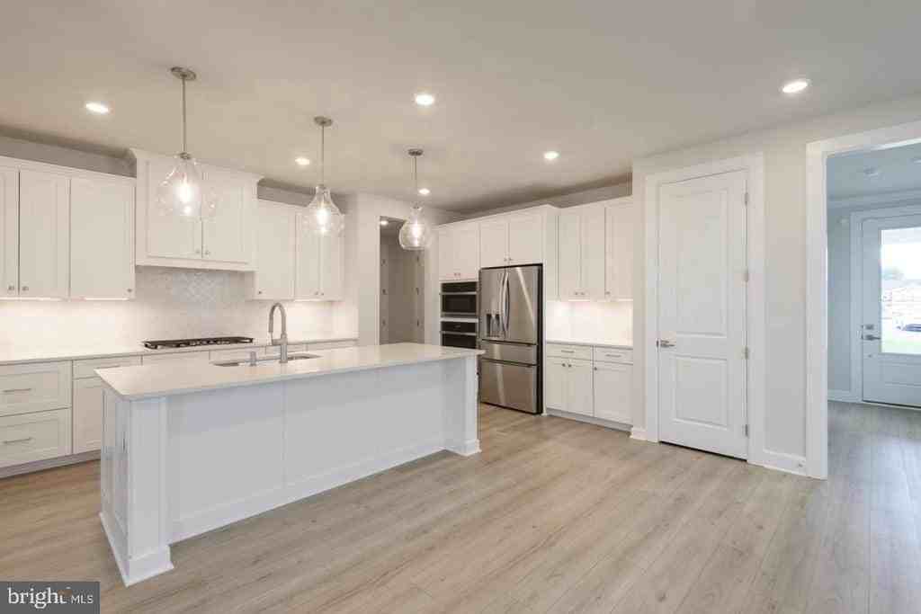1530 Cricket Way - Photo 3 of 42