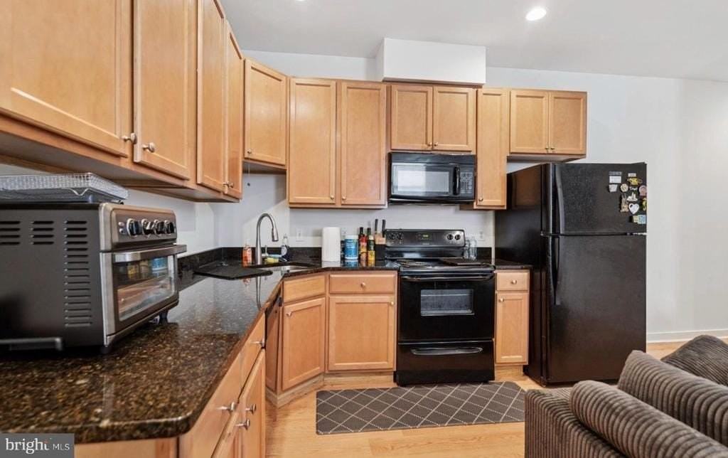 6212 Ridge Ave - Photo 2 of 18
