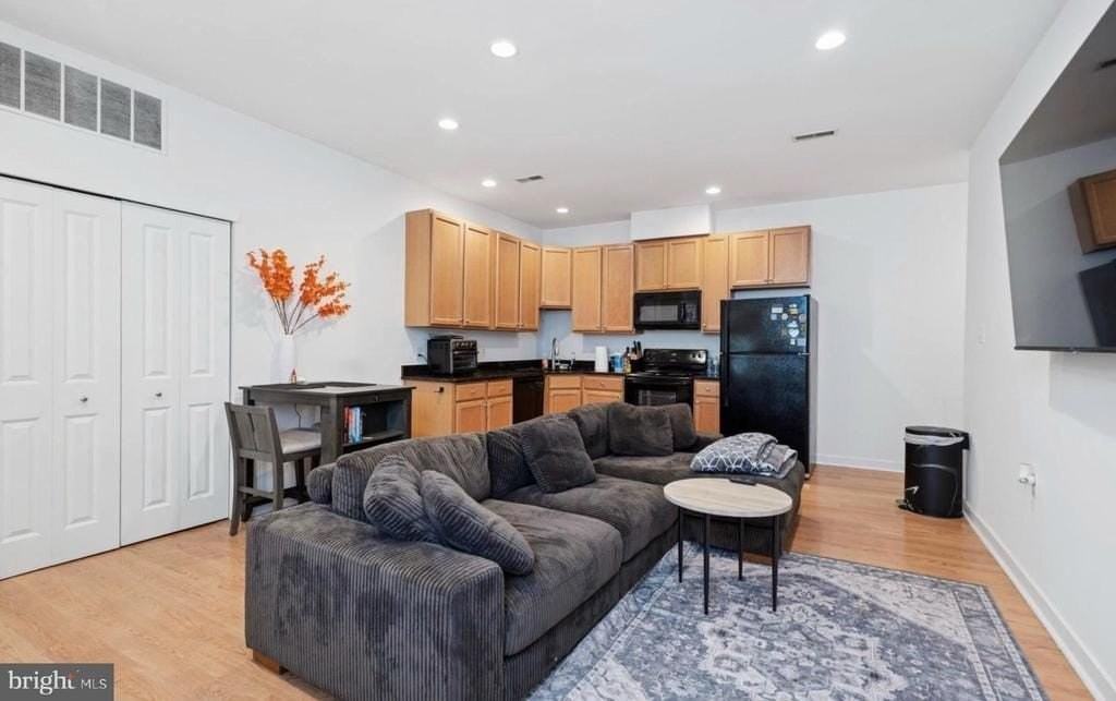6212 Ridge Ave - Photo 3 of 18