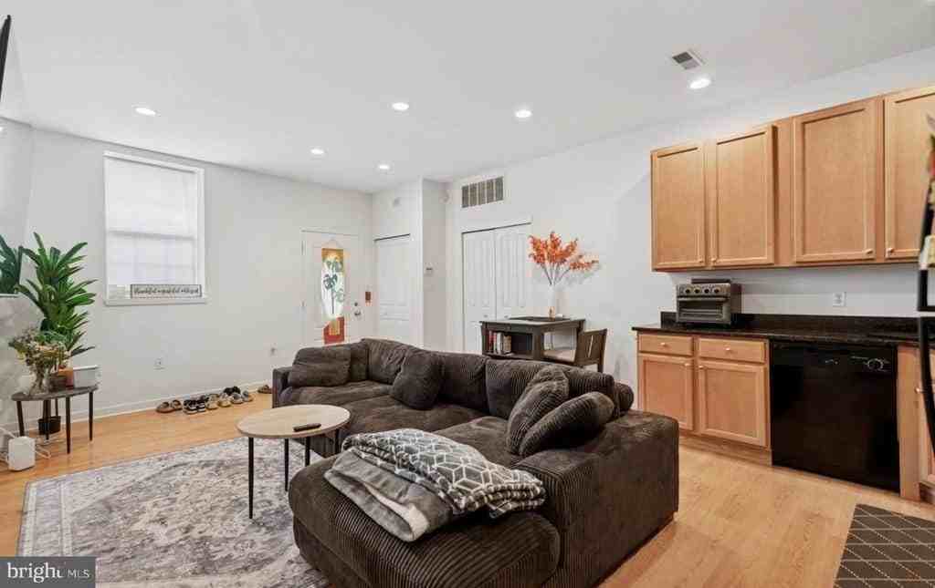 6212 Ridge Ave - Photo 5 of 18