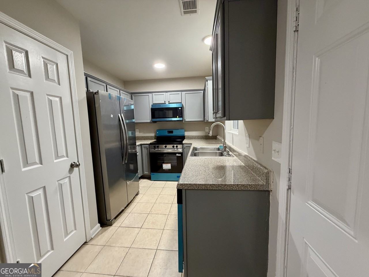 1017 Wheel House Ln - Photo 3 of 11
