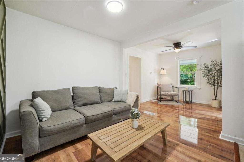 309 Cowan Rd Se - Photo 6 of 22