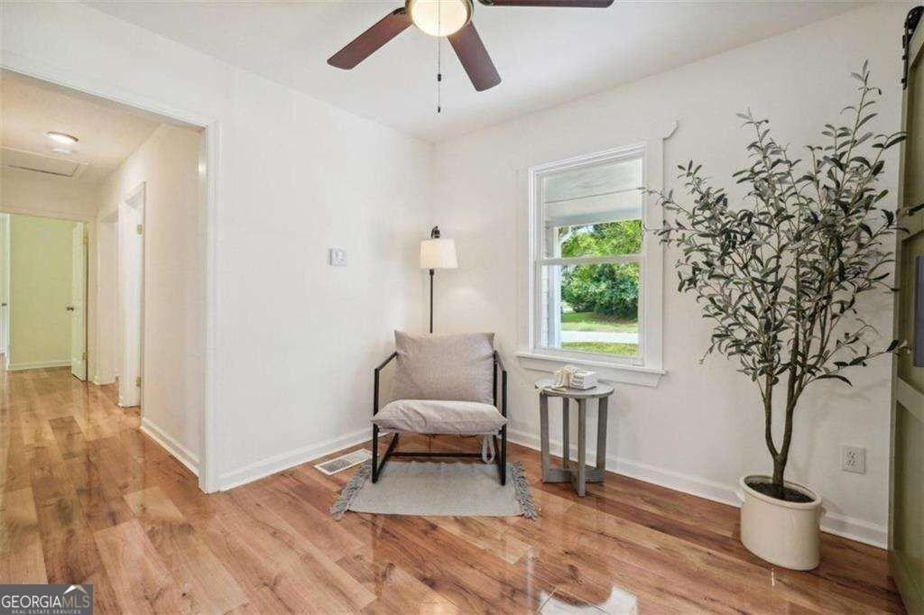 309 Cowan Rd Se - Photo 7 of 22