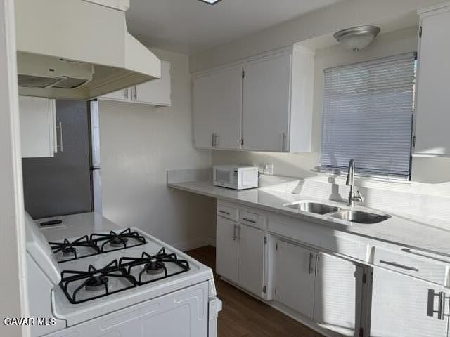 39543 Armfield Ave - Photo 3 of 16