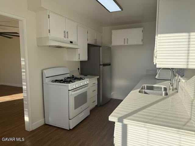 39543 Armfield Ave - Photo 4 of 16