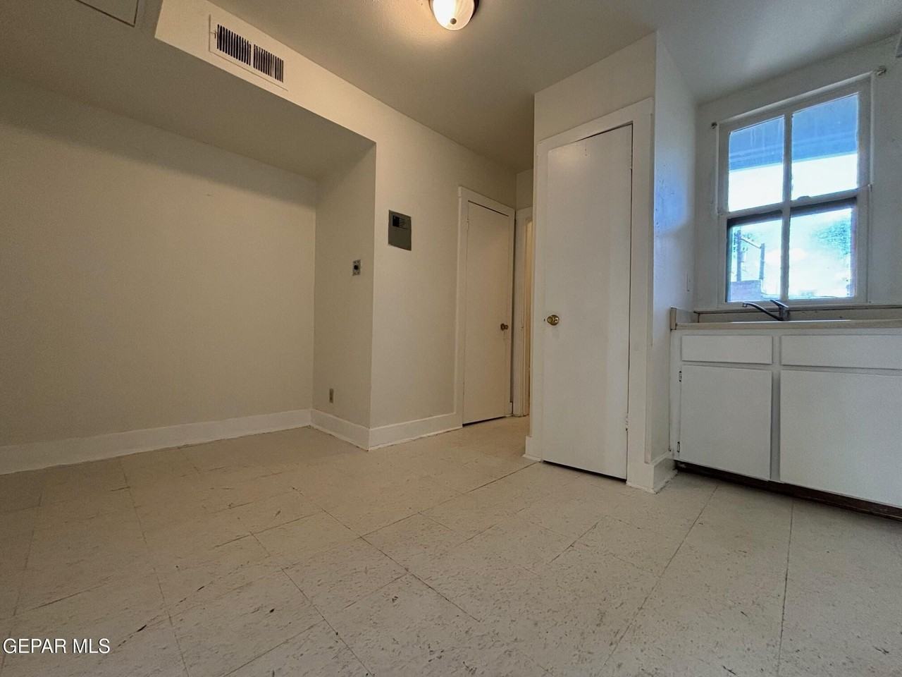516 S Kansas St #207 - Photo 7 of 9