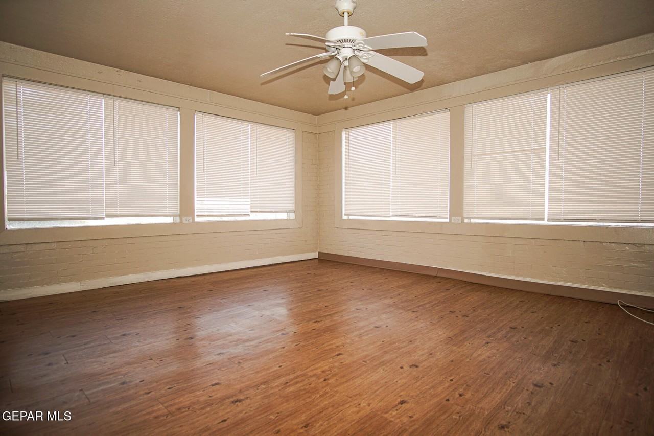 419 E Schuster Ave #4 - Photo 2 of 9