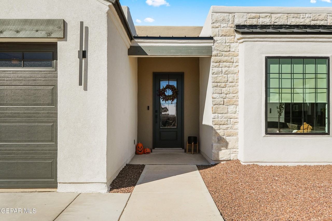 629 Paseo De La Riena St - Photo 4 of 42