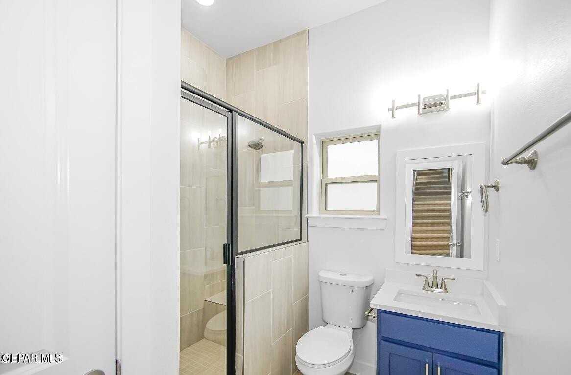 825 Durham Way - Photo 7 of 33