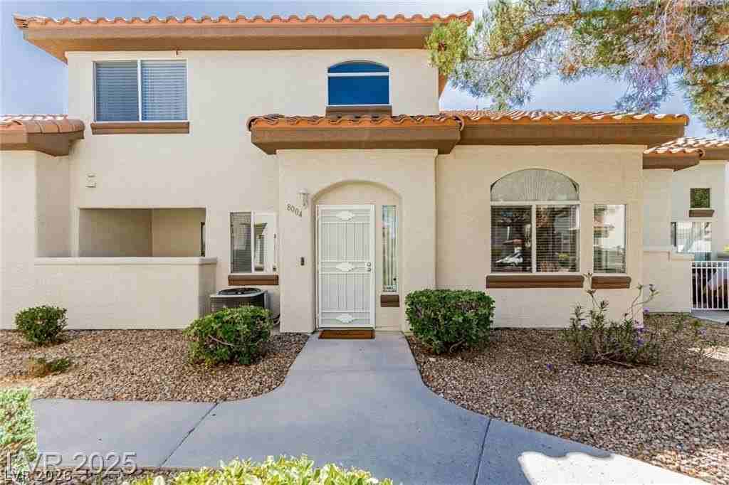 8004 Divine Dr - Photo 2 of 13