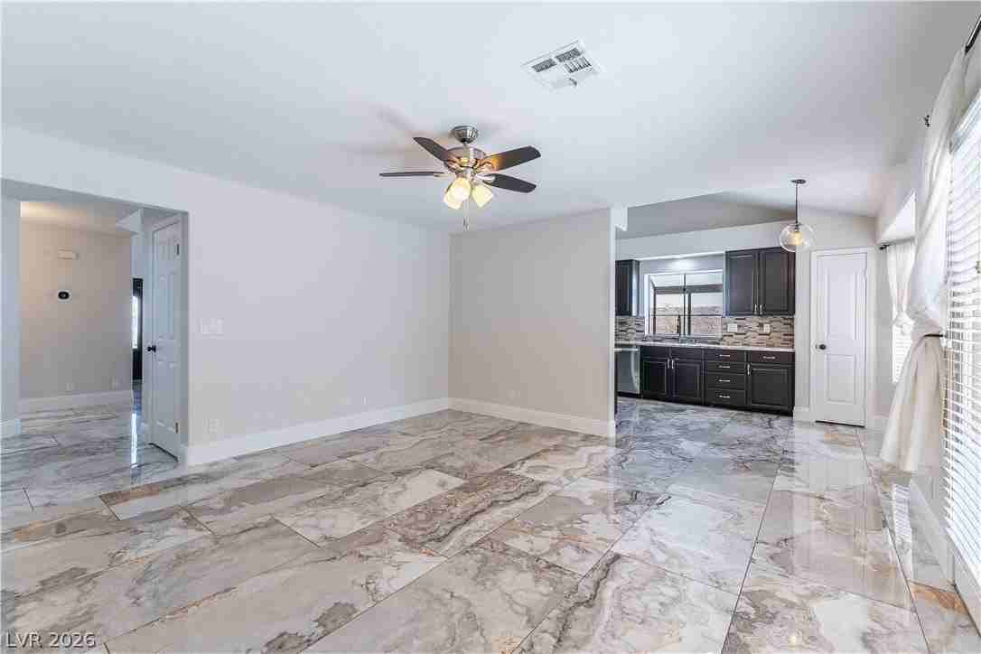 7609 Oyster Cove Dr - Photo 7 of 25