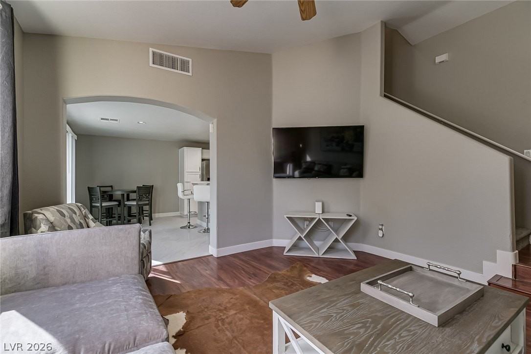 7252 Quarterhorse Ln - Photo 3 of 20