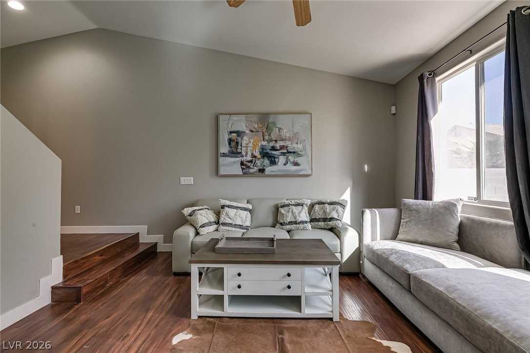 7252 Quarterhorse Ln - Photo 4 of 20