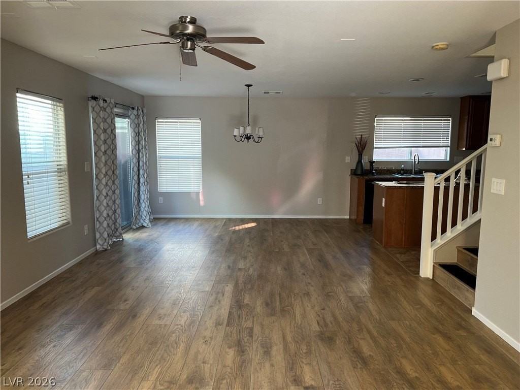 484 Brompton St - Photo 2 of 12