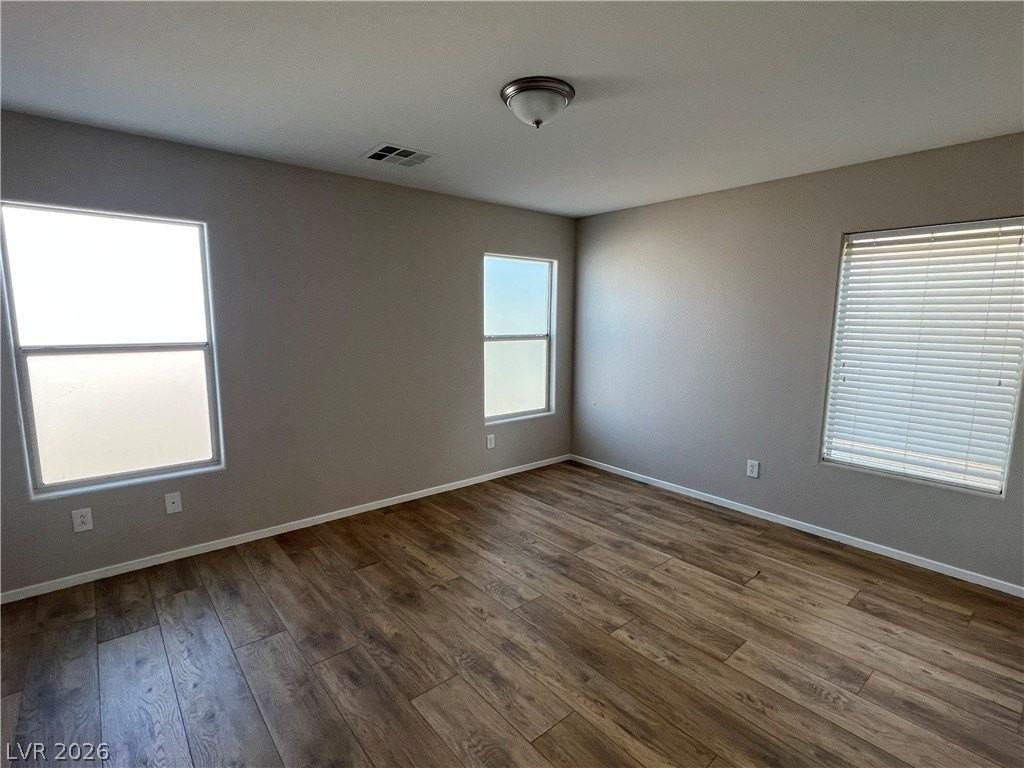 484 Brompton St - Photo 7 of 12