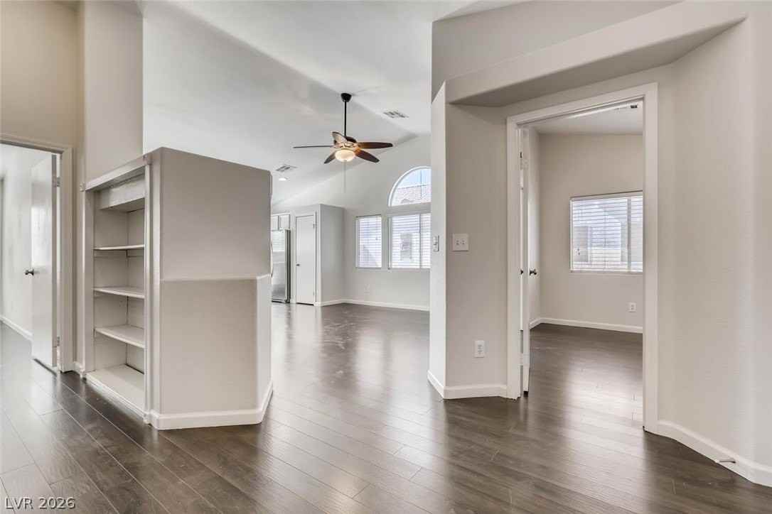 427 Regal Robin Way - Photo 2 of 25