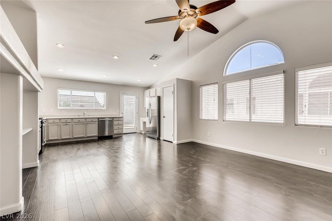 427 Regal Robin Way - Photo 4 of 25