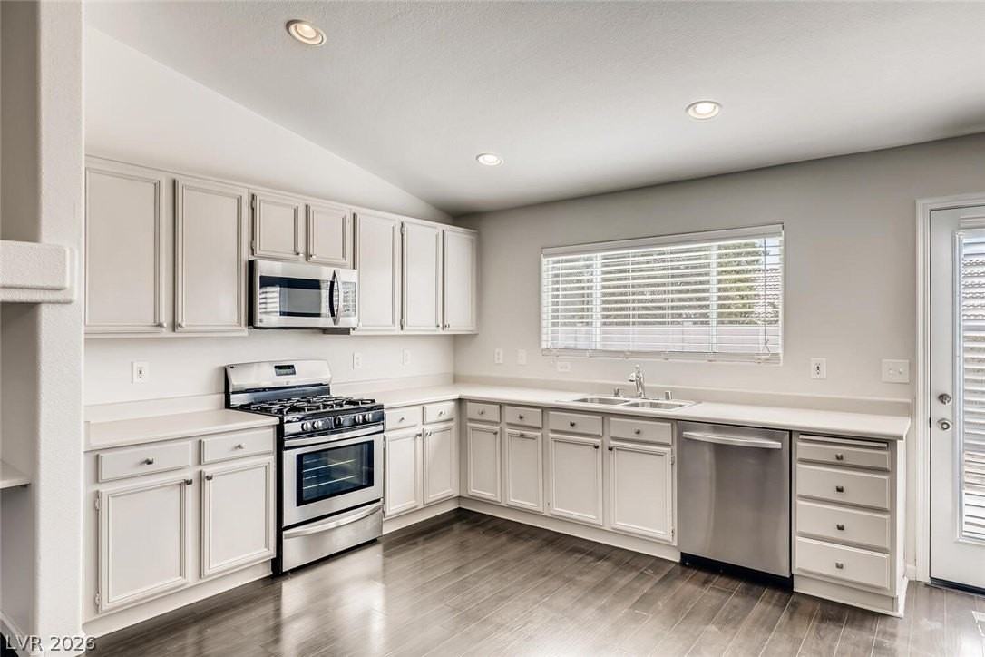 427 Regal Robin Way - Photo 7 of 25