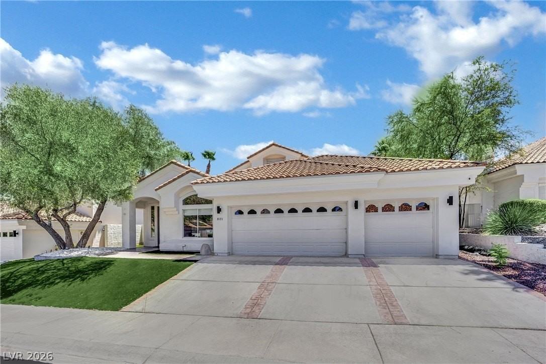 8121 Sunset Cove Dr - Photo 2 of 50