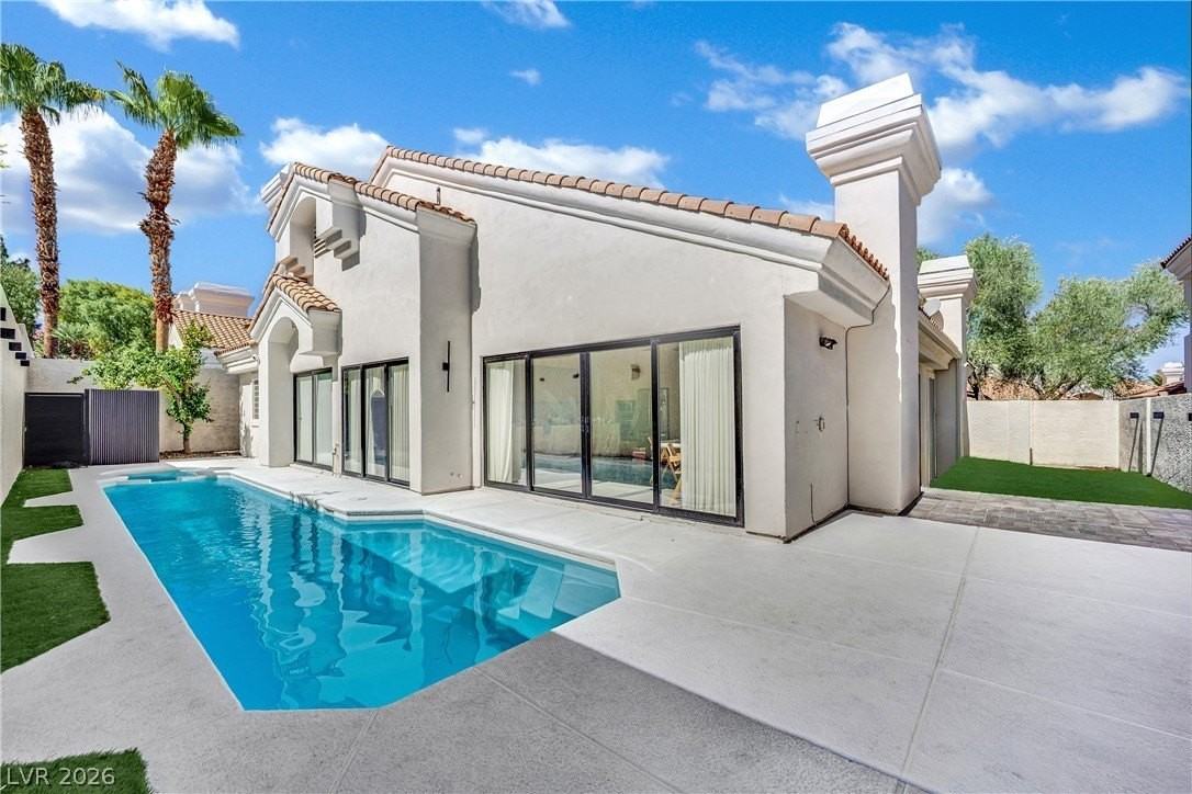 8121 Sunset Cove Dr - Photo 4 of 50