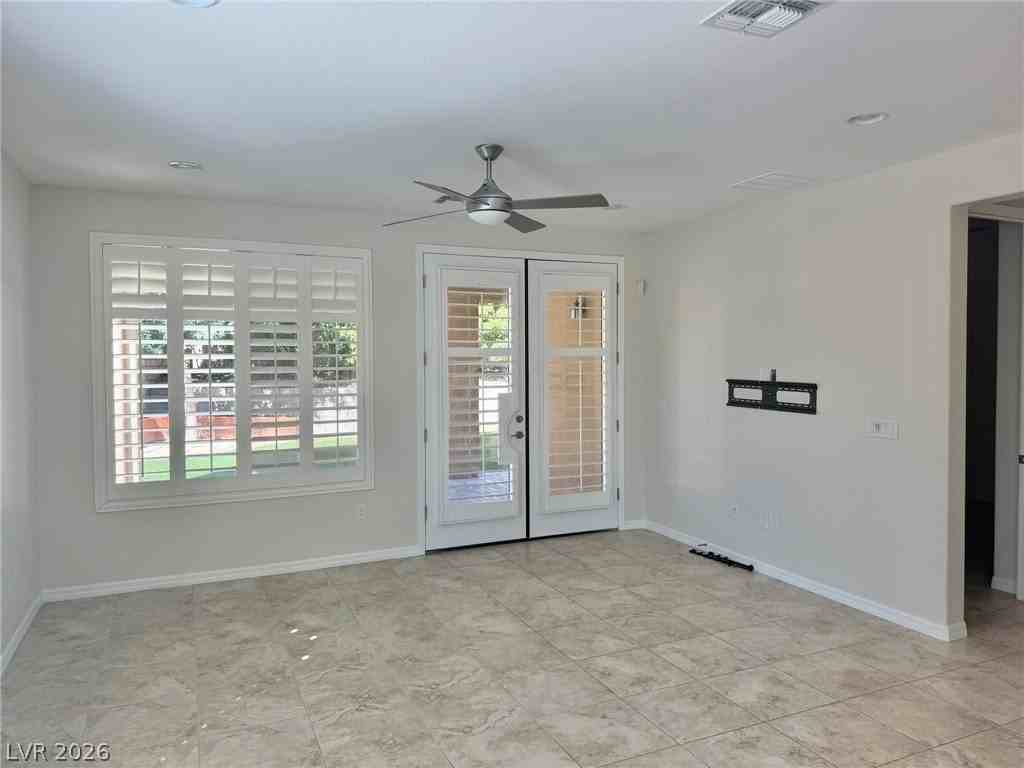 71 Berneri Dr - Photo 4 of 35