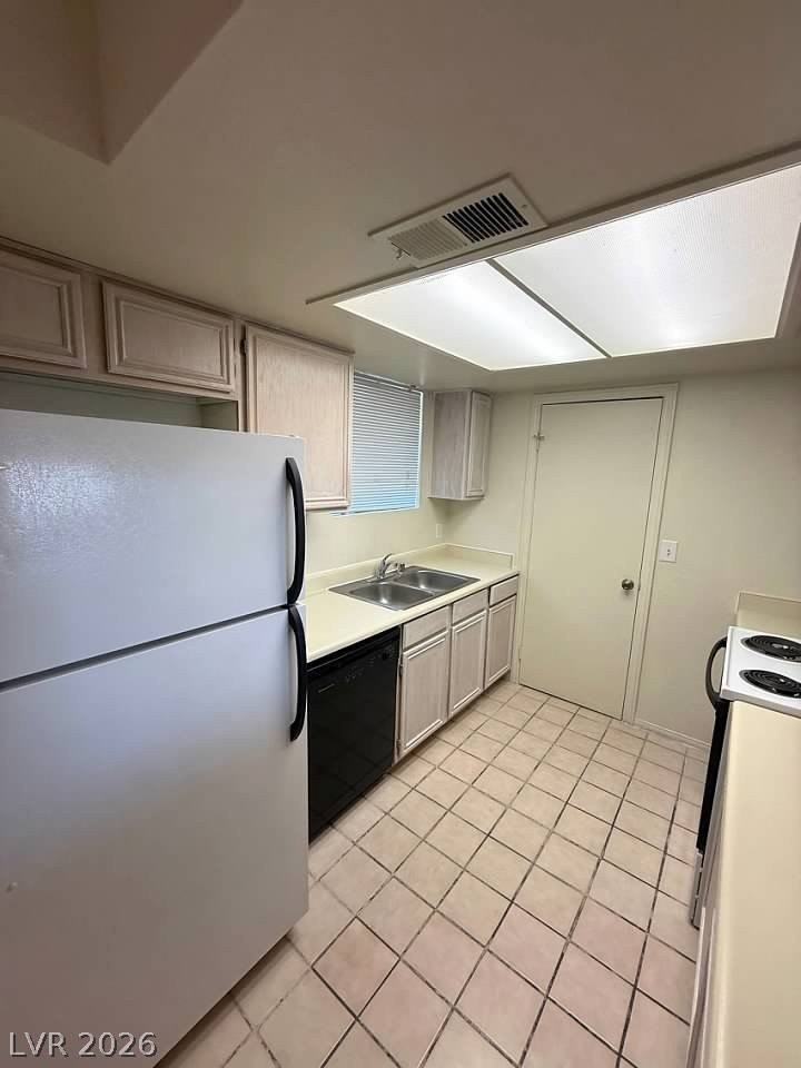 5795 Medallion Dr #202 - Photo 5 of 50