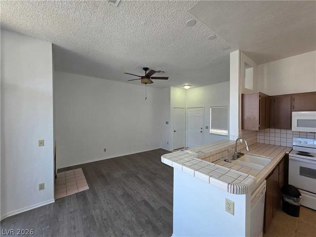 3150 Soft Breezes Dr #2166 - Photo 6 of 50