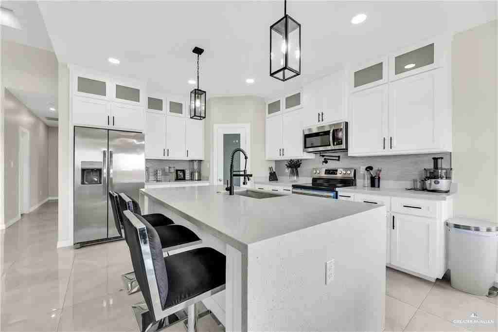 2805 Ulex Ave - Photo 2 of 11