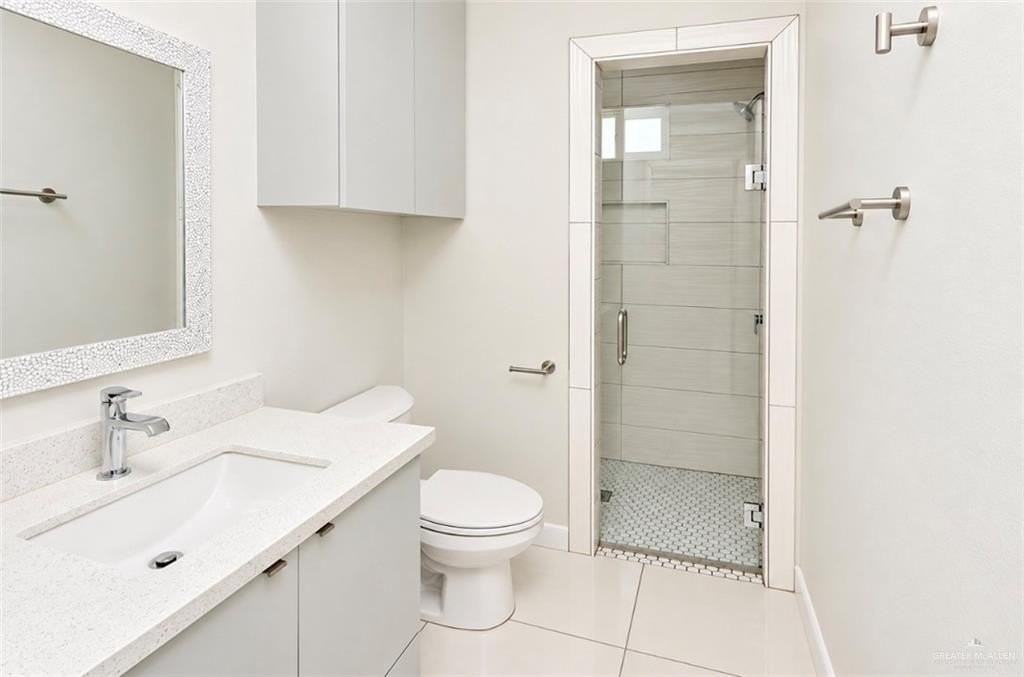 1417 S Xanthia St #4 - Photo 7 of 14