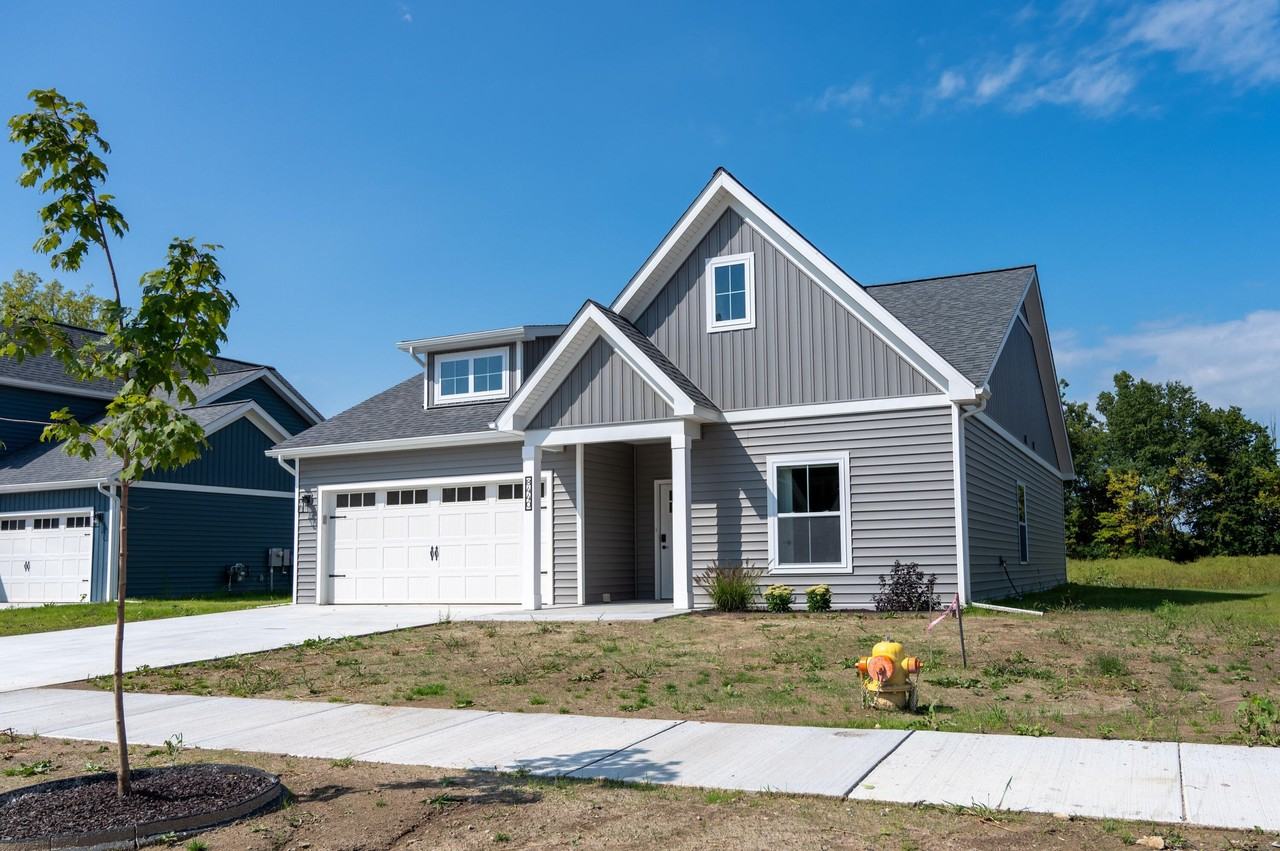 8471 Oak Shade Cir - Photo 3 of 47