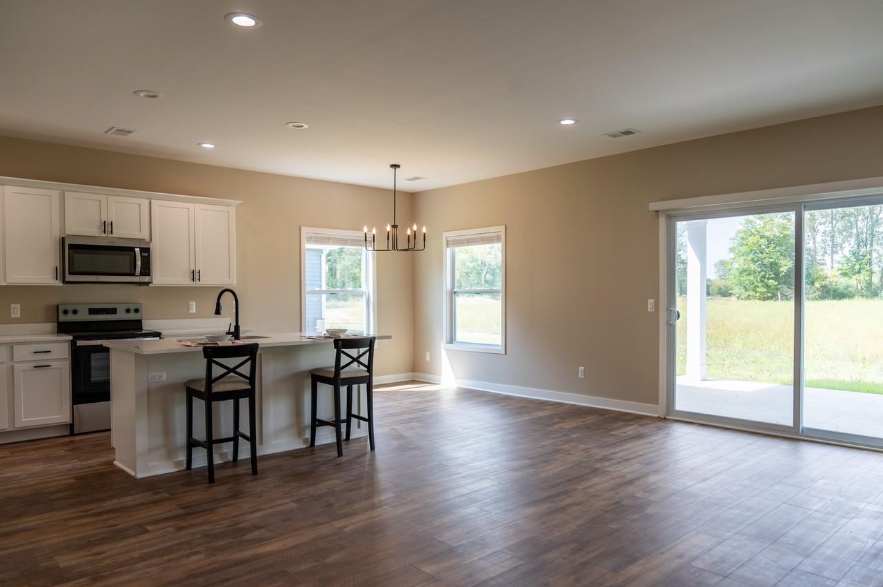 8471 Oak Shade Cir - Photo 7 of 47