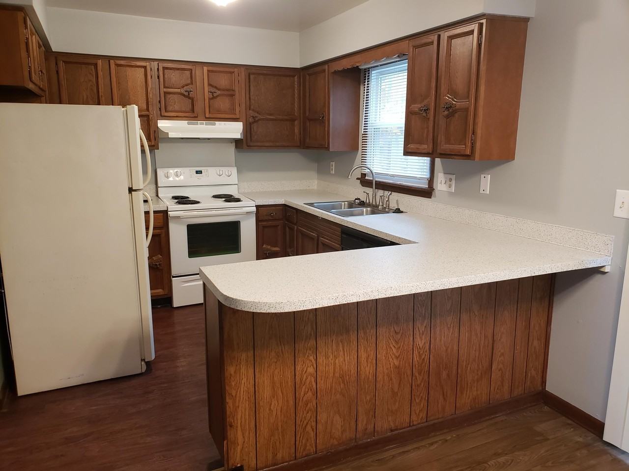1351 S Center Rd - Photo 2 of 12