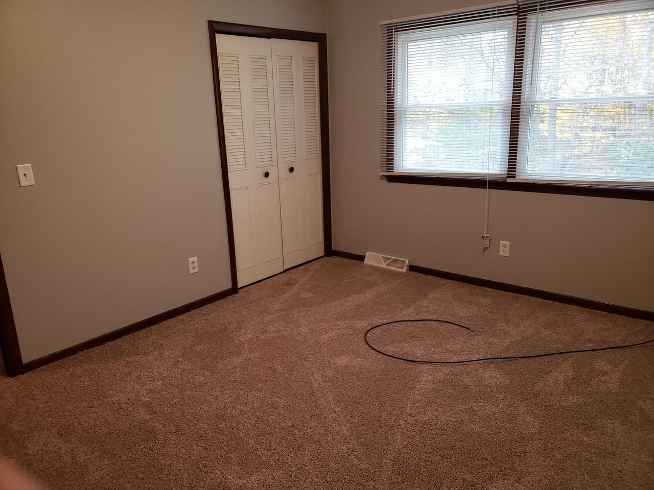1351 S Center Rd - Photo 5 of 12