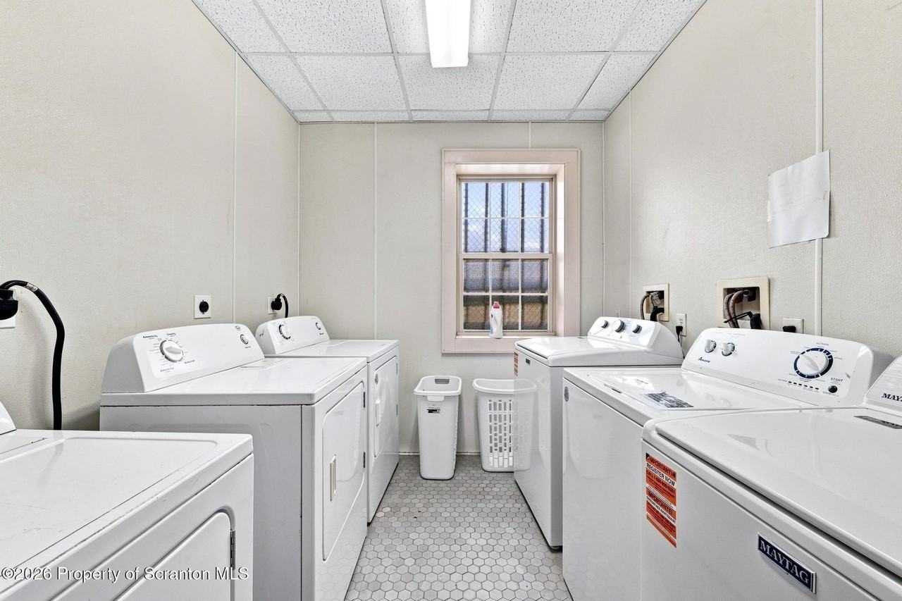 829 831 Adams Avenue #6 - Photo 6 of 12