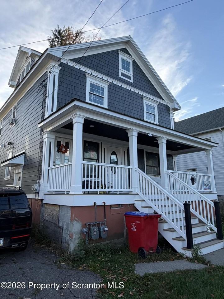 95 Fallbrook St #1stFL - Photo 3 of 23